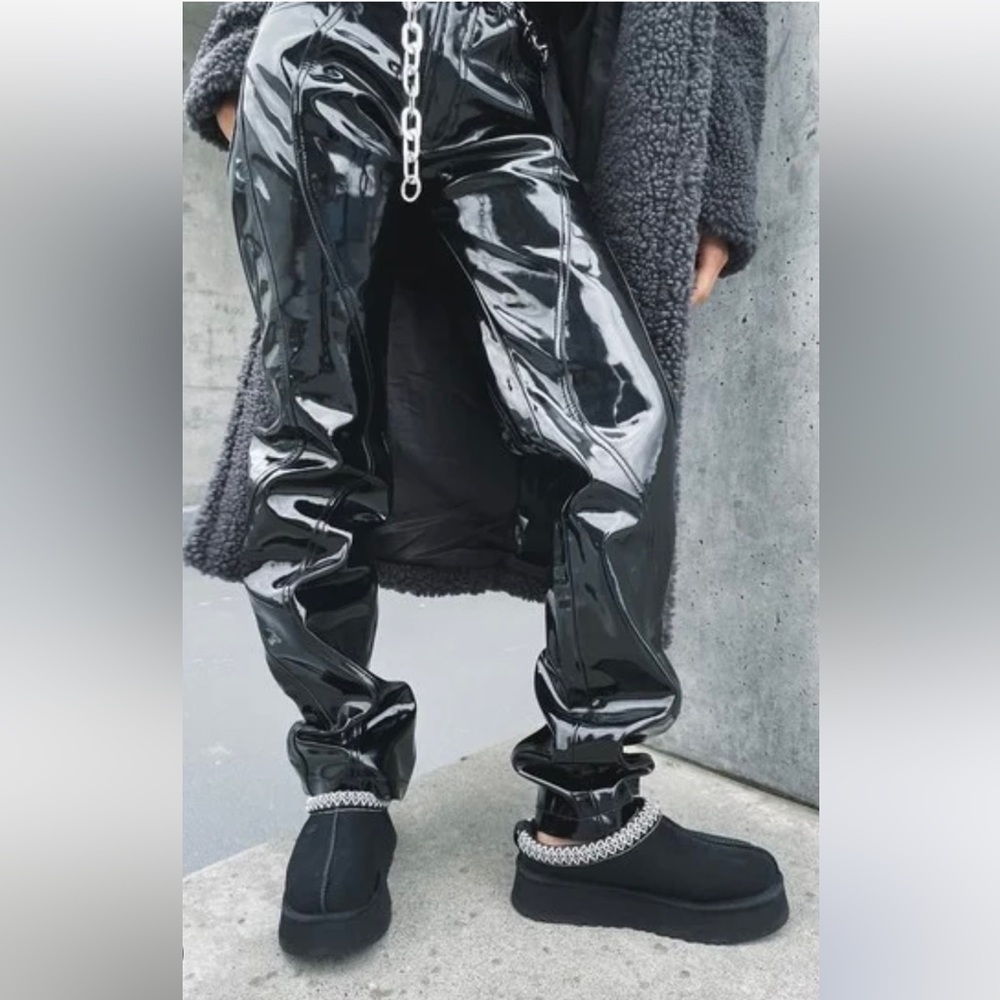 NWT UGG Tazz Platform Suede Slipper Black Women’s 7 - Picture 2 of 16